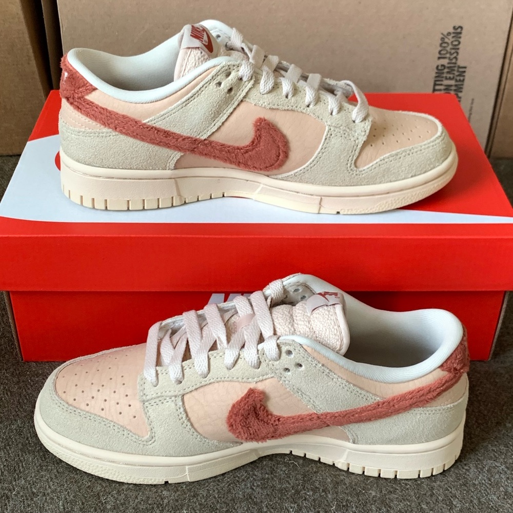 Dunk Low ‘Terry Swoosh’ - Picture 2 of 14